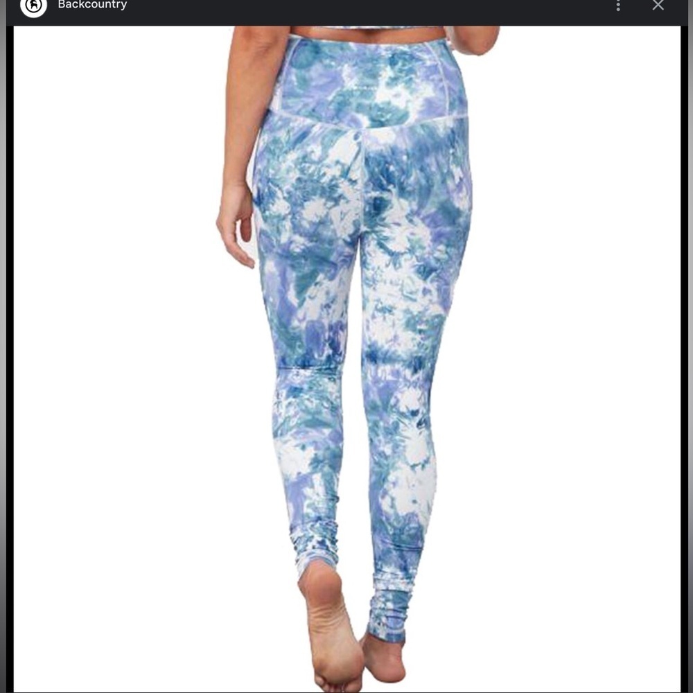 Manduka Aurora Tie-Dye Leggings - Blue and White - Picture 2 of 6